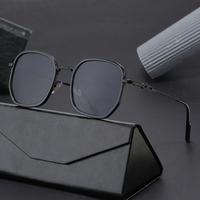 Lunettes de soleil tendance et cool unisexes vintage 2025 avec monture carrée en métal couleur or, lunettes de soleil UV400