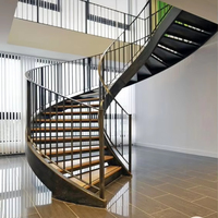 Luxuriöse Australische Standard-Schmiedeeisen-Treppe mit Gebogenen Holzstufen, Stahlwange und Geländer