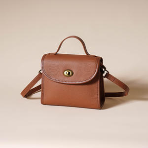 Bolso de Mano de Cuero Vacuno Genuino de Diseño Moderno, Gran Capacidad, Impermeable, Cierre de Cremallera Duradero, Diseño Unisex Único - Product Image 5