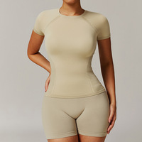 RUIQUWIN Ensemble de yoga 2 pièces uni pour femme, respirant, séchage rapide, haut à manches courtes et short de fitness taille haute extensible dans quatre directions