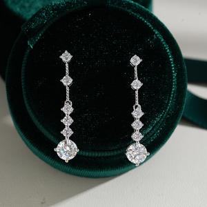 ต่างหูระย้าทรงยาวประดับมอสซาไนต์ ชุบทอง 18K เงินแท้ 925 ดีไซน์เก๋ ทันสมัย เหมาะสำหรับผู้หญิงในงานแต่งงาน - Product Image 4