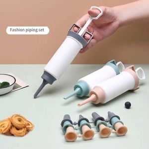 Ensemble de 5 douilles à pâtisserie DIY pour glaçage, poches à douille en silicone, ensemble de 4 douilles, outils et accessoires de décoration de gâteaux - Product Image 1