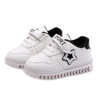 Promotion en gros : Nouvelles chaussures plates lumineuses pour enfants 2026, chaussures de sport pour enfants, chaussures blanches étoilées