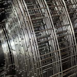 ワイヤー径0.4mm-6.0mm メッシュサイズ<span class=keywords><strong>2mm</strong></span> * <span class=keywords><strong>2mm</strong></span> -100mm * 100mm ステンレス鋼溶接メッシュ 取り付けが簡単で保護が容易 - Product Image 3