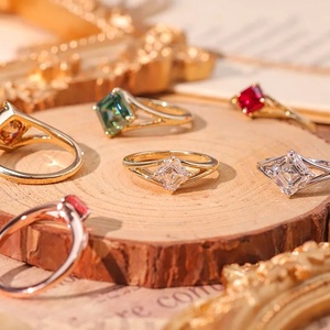 Starsgem 14K oro sólido Lab Grown Gemstone Soliatire Ring Asscher Cut 6X6mm con banda de vástago dividido para fiesta de regalo de boda - Product Image 2