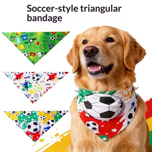 Meilleures ventes transfrontalières d'accessoires pour animaux de compagnie : Bandana pour animaux de compagnie à thème football, serviette anti-bave, accessoires pour animaux de compagnie toutes saisons, design décontracté - Product Image 1