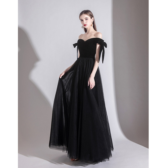 SS3 Graduation Gown Styles in Nigeria 2025 SS3 Graduation Gown Styles in Nigeria 2025