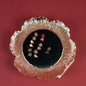 Présentoir à bijoux en métal de style européen, support de rangement pour boucles d'oreilles en flanelle, fourni directement par l'usine - Product Image 5