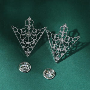 中空の小さな金メッキブローチ メンズシャツバックル 蜂の襟飾り 韓国風 ウェディングスーツシャツアクセサリー 跨境販売 - Product Image 5