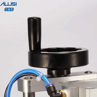 Machine de capsulage manuelle pour couvercle de pulvérisation de bureau Assembler un équipement de sertissage pneumatique en verre plastique pour presser les bouteilles de parfum
