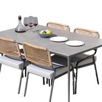 Ensemble table et chaises de salle à manger d'extérieur moderne et minimaliste, avec structure en alliage d'aluminium, résistant à l'eau et aux intempéries