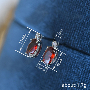 Mini Orecchini a Perno per Donne, Design Minimalista Vintage, Accessori per Orecchie da Indossare Quotidianamente - Product Image 3