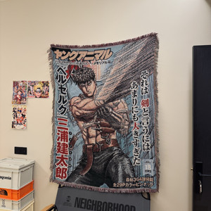 ผ้าห่มอนิเมะลายเบอร์เซิร์ก ผ้าโพลีเอสเตอร์ผสมคอตตอนทอแบบแจ็คการ์ด สำหรับตกแต่งโซฟา ห้องนั่งเล่น หรือใช้คลุมเตียง - Product Image 4