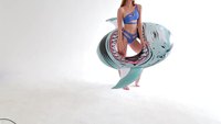 Anneau gonflable de natation de bouche de requin de sécurité en PVC durable personnalisé pour les eaux de l'océan 1 personne