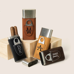 Estuche <span class=keywords><strong>de</strong></span> Cigarros <span class=keywords><strong>de</strong></span> Cuero con Logotipo Personalizado al por Mayor, <span class=keywords><strong>Humidor</strong></span> Portátil para 3 Cigarros con Cortador, Porta Cigarros Grabado Personalizado para Hombre, Regalo - Product Image 1