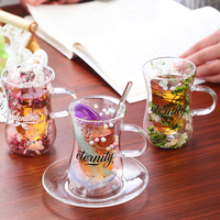 Vente en gros de tasses à café en verre à double paroi isolées, transparentes, résistantes à la chaleur, en borosilicate de haute qualité, avec fleurs séchées