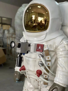 Sculpture d'astronaute grandeur nature en fibre de verre, <span class=keywords><strong>statue</strong></span> réaliste d'astronaute avec base en roche lunaire <span class=keywords><strong>pour</strong></span> centre commercial, musée scientifique, espace spatial - Product Image 3