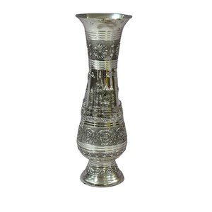 Jarrones De Flores Fundidas De Latn De Alta Calidad <strong>Con</strong> Hermoso Acabado Pulido Venta Caliente Maceta De Metal Florero - Product Image 1