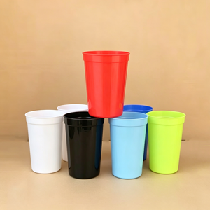 Gobelets en plastique jetables personnalisés à paroi simple avec couvercles imprimés UV en PLA pour thé, café, bière, vin, jus, à utiliser avec une serviette, Noël - Product Image 1