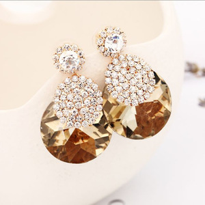 Boucles d'oreilles pendantes en cristal de mode coréenne avec strass, nouveaux designs transfrontaliers, vente en gros auprès des fabricants pour femmes - Product Image 6