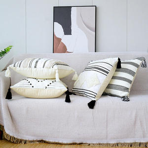 Housse de coussin de luxe Innermor, motif floral 100 % coton, rayures géométriques, tissée et tuftée, noir et blanc, portable pour chambre à coucher – Nouvelle collection très prisée - Product Image 2