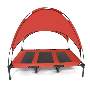 Grand lit XL personnalisé pour animaux de compagnie avec tente d'ombrage à baldaquin amovible pour le camping intérieur et extérieur Lit surélevé pour animaux de compagnie en vente - Product Image 2