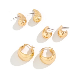 Une paire de dames mode personnalité plis boucles d'oreilles goutte d'<span class=keywords><strong>eau</strong></span> boucles d'oreilles géométriques boucles d'oreilles fines - Product Image 1