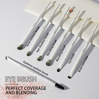 Nouvelle Arrivée Kit de Pinceaux de Maquillage Professionnels Blancs avec Logo Personnalisé, Poils Synthétiques en Soie de Maïs, Ensemble de Pinceaux Végans de Luxe avec Support