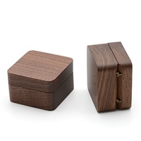 Boîte à bijoux carrée en bois massif, boîte de rangement pour bagues, boîte de présentation de bijoux pour anniversaire, fiançailles, proposition de mariage, Noël