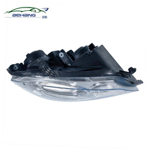 Adatto per Volkswagen <span class=keywords><strong>Polo</strong></span> 2005 <span class=keywords><strong>2006</strong></span> 2007 2008-2010 Parti del Sistema di Illuminazione Auto Faro Anteriore Alogeno OE 6Q1941007 6Q1941008 - Product Image 2