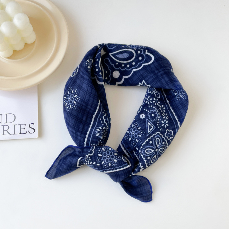 Qm58030 - Fiore blu a pois