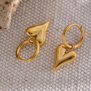 Pendientes de Aro con Colgante de Corazón Alargado en Acero Inoxidable Chapado en Oro de 14K, Joyería de Lujo Moderna para Mujer - Product Image 1