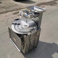 Machine à diviser et à arrondir la pâte, hautement recommandée par les chefs, pour la préparation de boulettes de pâte, de pains et de brioches.