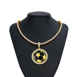Pendentif Football Goutte d'Huile Rotatif 45mm Hip-Hop Personnalisé pour Collier en Bambou Commémoratif – Vente Chaude Europe et <span class=keywords><strong>Amérique</strong></span> <span class=keywords><strong>du</strong></span> <span class=keywords><strong>Nord</strong></span> - Product Image 1