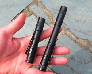 Linterna Táctica LED Multifuncional, Mini, Portátil, de Mano, con Clip de Bolsillo, Impermeable, de Largo Alcance - Product Image 1