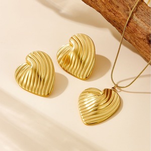 Серьги-сердечки <span class=keywords><strong>LYN</strong></span> в европейско-американском стиле, позолоченные 18-каратным золотом, из нержавеющей стали, легкий люкс, модный ювелирный набор для годовщины - Product Image 1