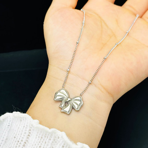 Alla moda collana pendente con fiocco in acciaio inossidabile placcato oro 18K impermeabile appannamento senza motivo a <span class=keywords><strong>farfalla</strong></span> buddista ipoallergenico - Product Image 6