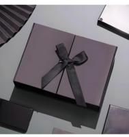 Boîte d'emballage rigide en carton pliable sans aimant pour bijoux, parfums, vêtements, en stock d'usine