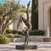 Sculpture dynamique en bronze d'acrobate, statue de gymnaste moulée à la cire perdue, œuvre d'art personnalisée pour hall d'hôtel, villa, jardin, parc