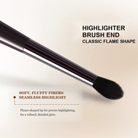 Lilywild 2026 Meilleure Vente Pinceau de Contour en C Double Embout pour le Nez avec Pointe Effilée pour le Highlighting, Poils Véganes PBT, OEM