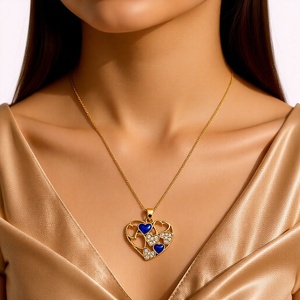 Collar Personalizado Chapado en Rodio con Colgante de Corazón de Esmalte Azul, Racimo de Circonitas, Filigrana Calada y Cadena de Cable, Regalo Romántico para Mujer - Product Image 1