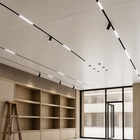 Panneau de plafond en aluminium nid d'abeille avec bande LED intégrée, résistant au feu, écologique, solution d'éclairage ambiant pour les espaces commerciaux de luxe