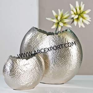 Vase décoratif en métal de fabrication récente, couleur or, plaqué brillant, fait à la main, aspect admirable, décoration de table et de mariage - Product Image 3