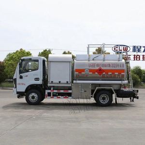 Petit camion-citerne de ravitaillement aérien Dongfeng 5000L, distributeur de carburant pour avions - Product Image 3