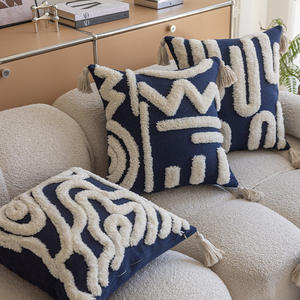 Funda de Almohada Geométrica Azul Marino Hecha a Mano con Borlas, Cuadrada de 45x45 cm, de Poliéster y Algodón, Decoración para el Hogar - Product Image 2