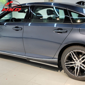 Faldones laterales para Honda Accord Sedán 4 Puertas 2018-2022, Negro Brillante con Franja Plateada Electrochapada - Product Image 3