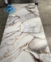 Les feuilles de marbre PVC UV flexibles de 3mm à haute brillance et les feuilles de marbre PVC sont un excellent choix pour la décoration murale intérieure