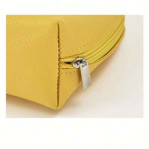 Sac de voyage Oxford à fermeture éclair pour femmes, sac de plage amusant et personnalisé pour le maquillage - Product Image 4