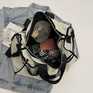 Customized Logo <b>Large</b> Capacity Gym <b>Duffle</b> <b>Bags</b> for Men Women Waterproof Sports Travel <b>Bag</b> with Organizer Zipper Closure - Product Image 4