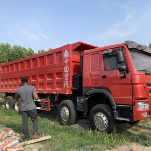 Camion à benne basculante HOWO 6X4 d'occasion remis à neuf avec 371 hp, livraison rapide disponible - Product Image 4